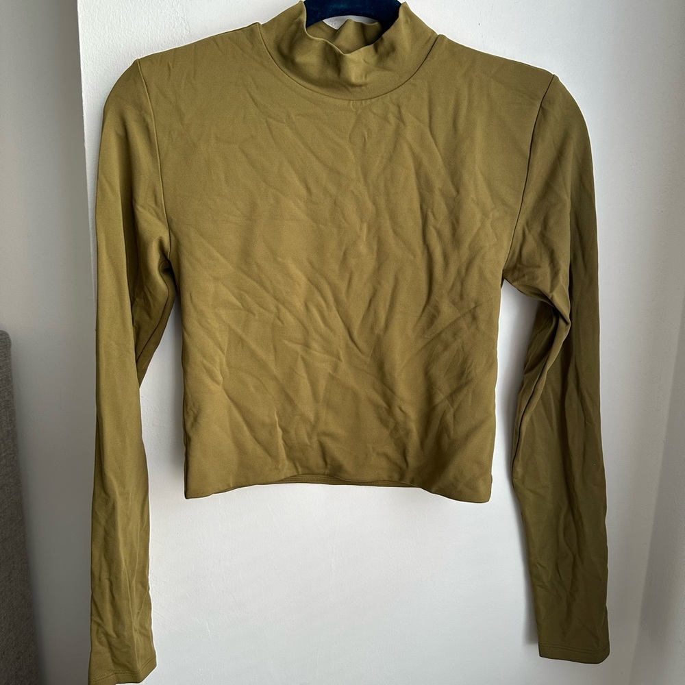 Babaton Contour Mockneck Longsleeve in Fen Green size medium